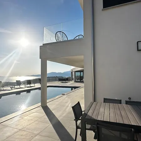 Villa Lola - Modern Architecture, Sea & Pool *