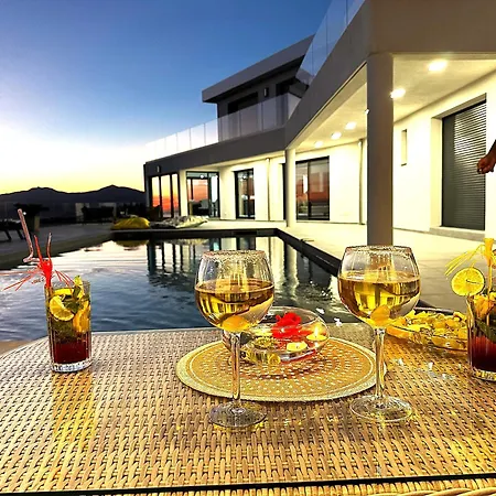 Lola - Modern Architecture, Sea & Pool Villa Albitreccia