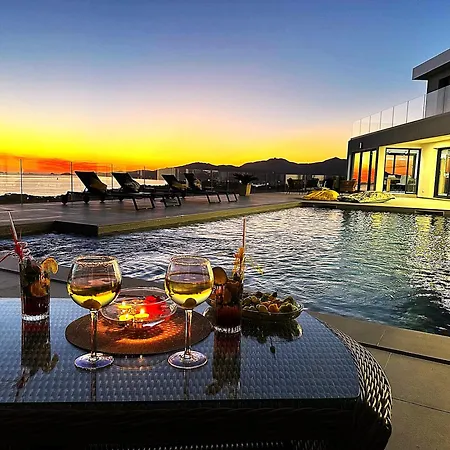 Lola - Modern Architecture, Sea & Pool *