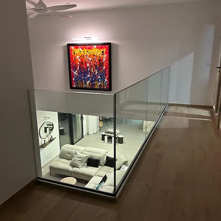 Lola - Modern Architecture, Sea & Pool Villa *