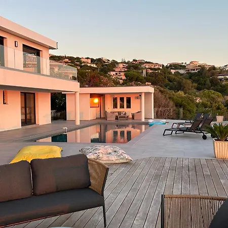 Lola - Modern Architecture, Sea & Pool *