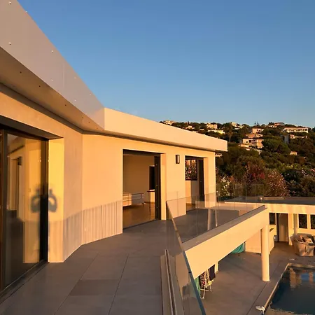 Lola - Modern Architecture, Sea & Pool *